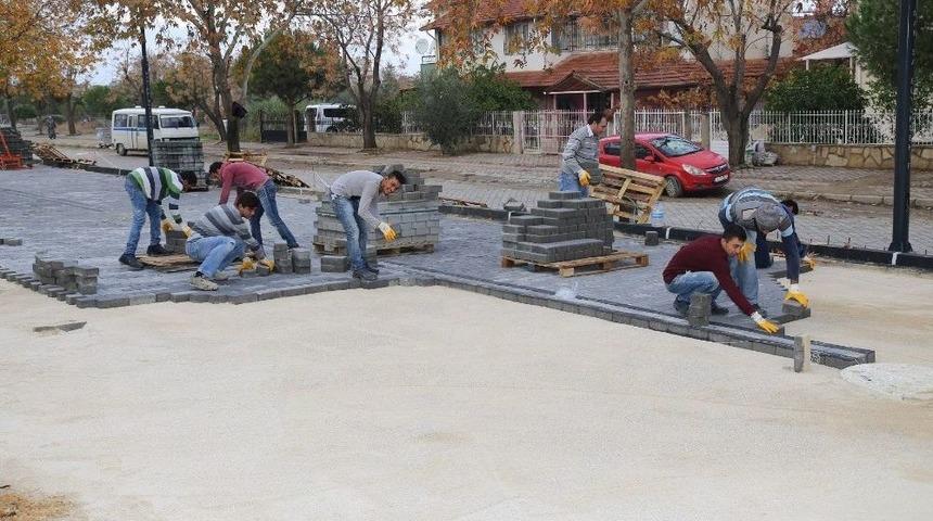 Fatih Caddesinde &Ccedil;alışmalar T&uuml;m Hızıyla S&uuml;r&uuml;yor