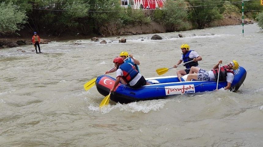 Hakkari Ekibi, T&uuml;rkiye Şampiyonasında M&uuml;cadele Veriyor