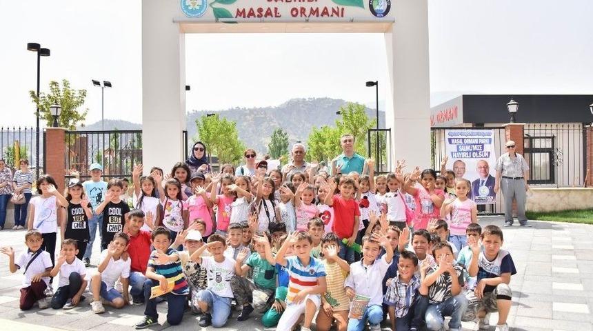 &Ccedil;ocuklar Hem Kitap Okudu, Hem Eğlendi