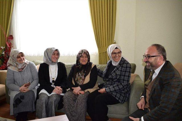 Milletvekili Katırcıoğlu Ve Başkan &Uuml;z&uuml;lmez&rsquo;den Umre Ziyareti 1