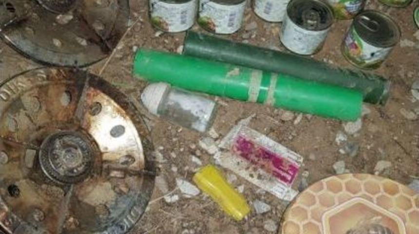 Hakkari&rsquo;de M&uuml;himmat Ve Yaşam Malzemesi Ele Ge&ccedil;irildi