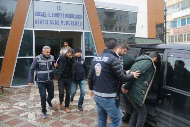 İstanbul’da Otomobilleri Çalan Çetenin 4 Kişisi Kocaeli’de Yakalandı