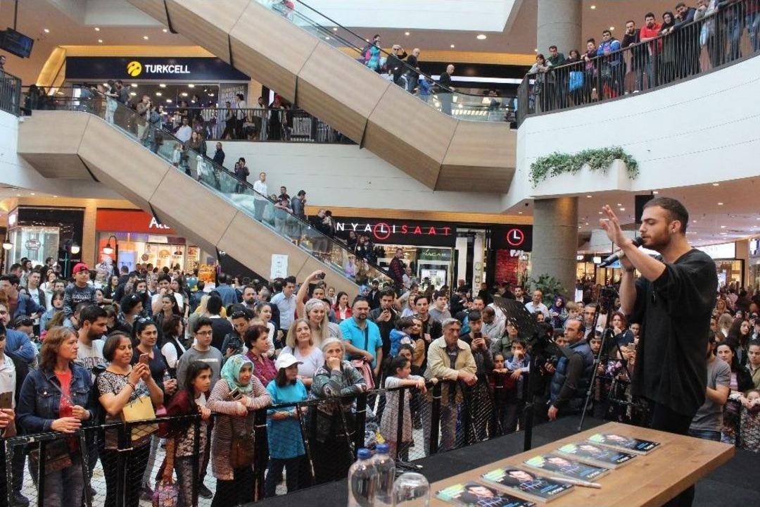 Elnur H&uuml;seynov&rsquo;dan Anlamlı Konser