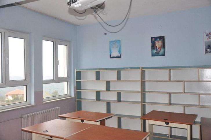 Saü’lü Öğrenciler Köy Okullarına Yardım Ellerini Uzattı G1