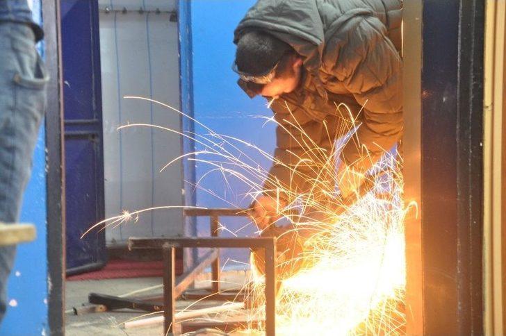 Saü’lü Öğrenciler Köy Okullarına Yardım Ellerini Uzattı G4