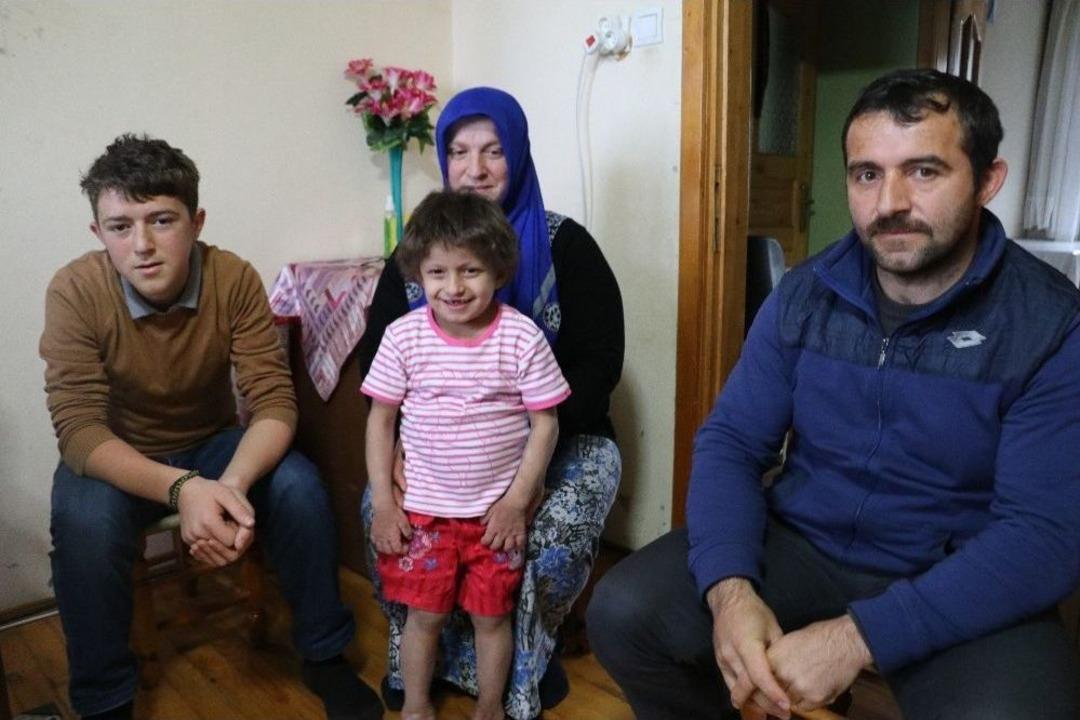 5 Yıldır Karaciğer Nakli Bekleyen Minik Derya&rsquo;nın Feryadı