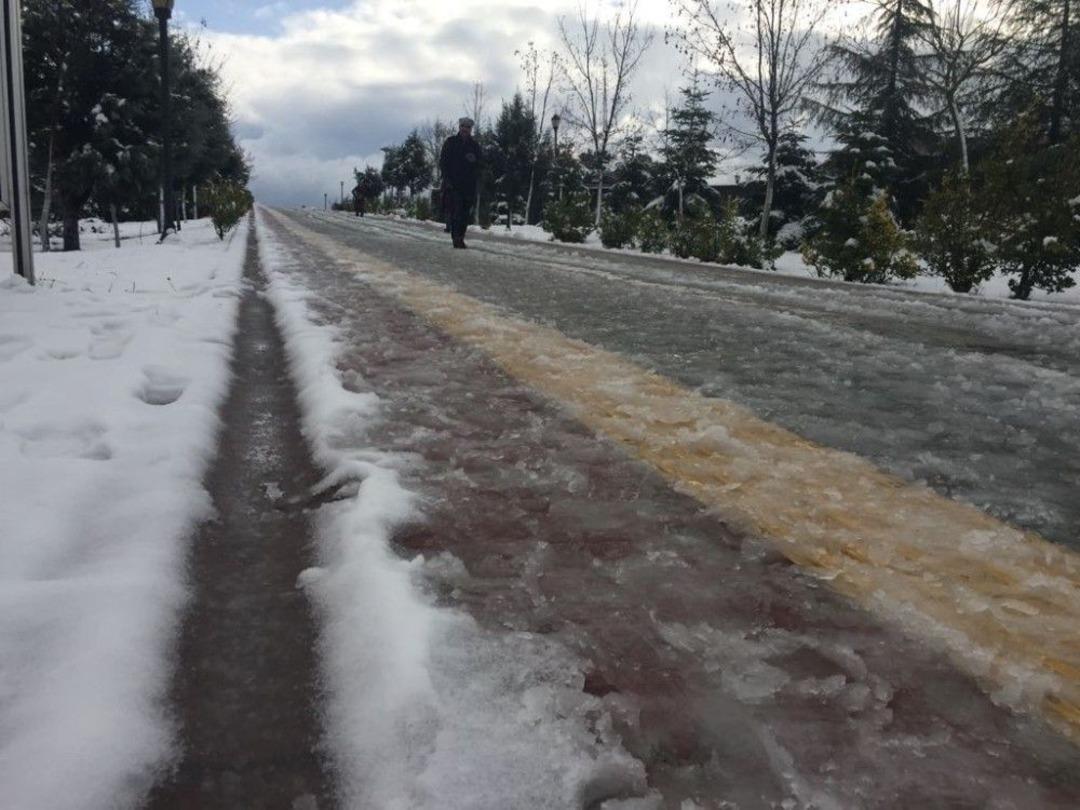 Kocaeli&rsquo;nin Y&uuml;ksek Kesimleri Beyaza B&uuml;r&uuml;nd&uuml;