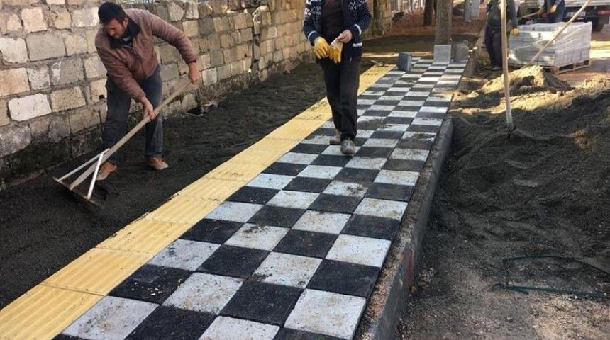 Eski Kahta Caddesinde Kaldırım &Ccedil;alışması Başlatıldı