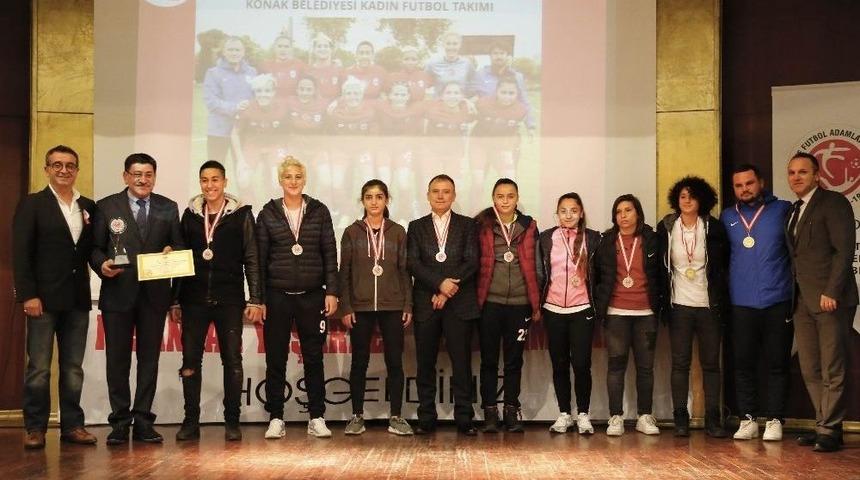 Şampiyon Kızlara Bir &Ouml;d&uuml;l De T&uuml;rfad&rsquo;dan