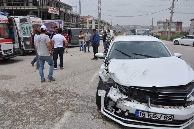 Kafa Kafaya Çarpıştılar: 5 Yaralı