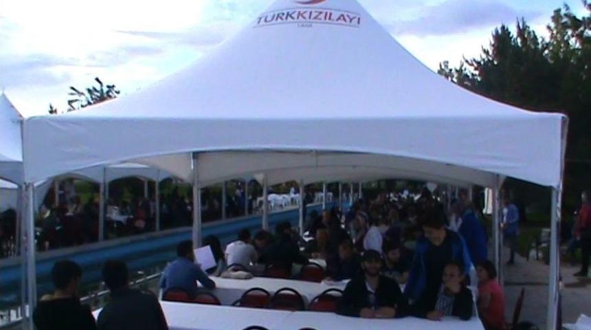 Kızılay&rsquo;dan Ramazan Ayı S&uuml;resince Binlerce Kişiye İftar