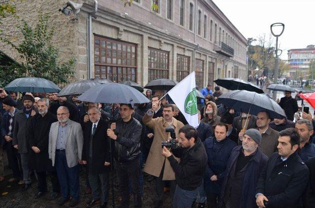 Trabzon’da Yağmur Altında 