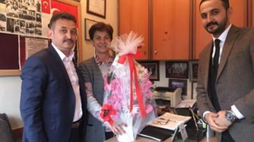 Körfezli Kadın Muhtarlara Jest