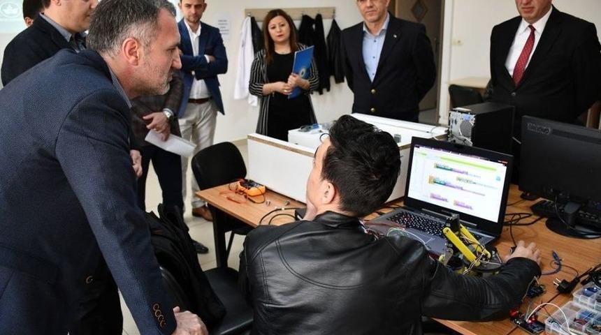 Bursa’da Teknoloji Uzmanları Yetişiyor