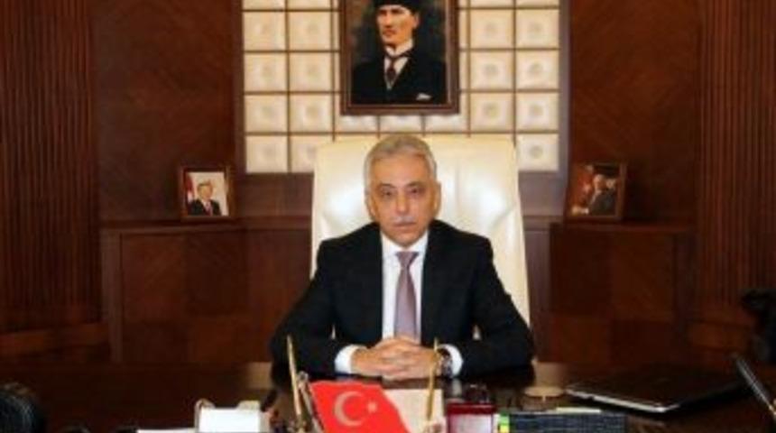 Vali Toprak’tan "5 Aralık Dünya Kadın Hakları Günü" Mesajı