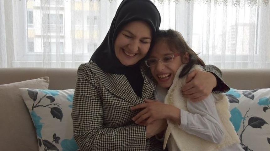 Fatma &Ccedil;olakbayrakdar Aydın Ve Adlım Ailelerini Ziyaret Etti