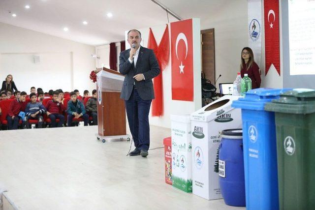 Başkan Gürlesin, Öğrencilere Geri Dönüşümün Önemini Anlattı