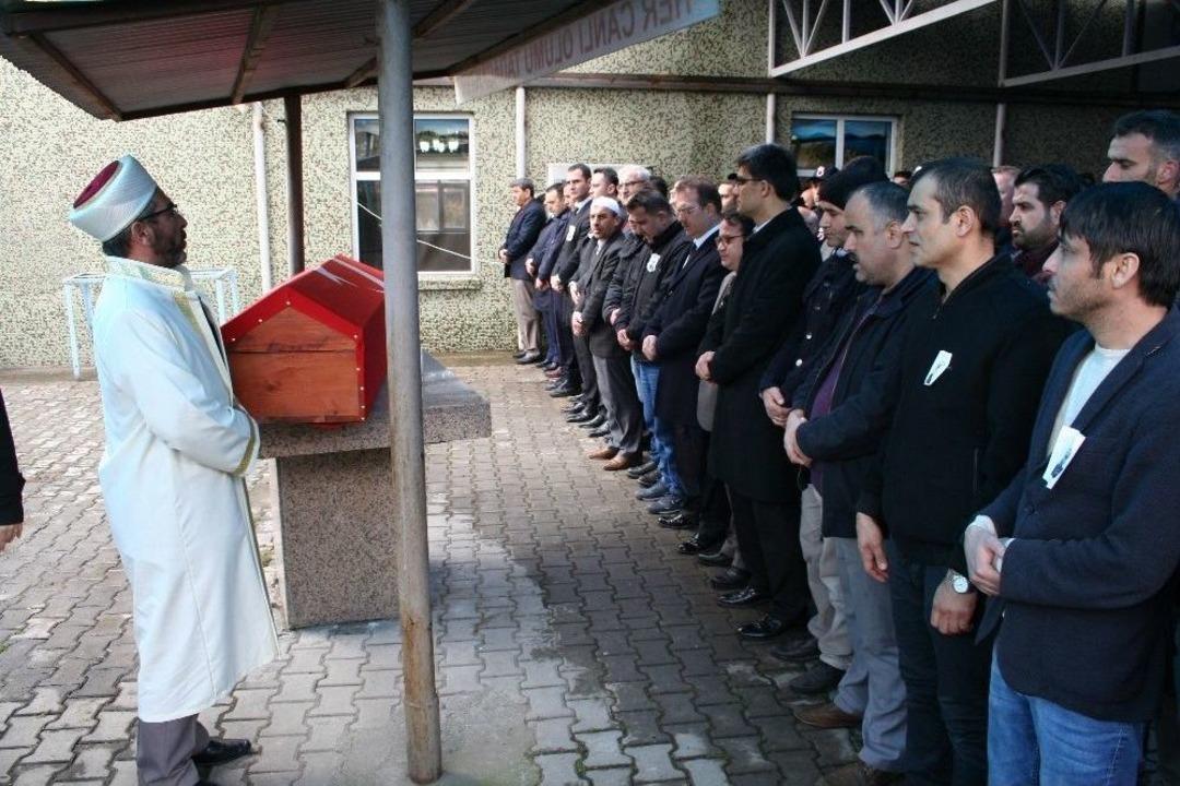 Karab&uuml;k&rsquo;teki Kazada Şehit D&uuml;şen Cezaevi Aracı Şof&ouml;r&uuml; Son Yolculuğuna Uğurlandı