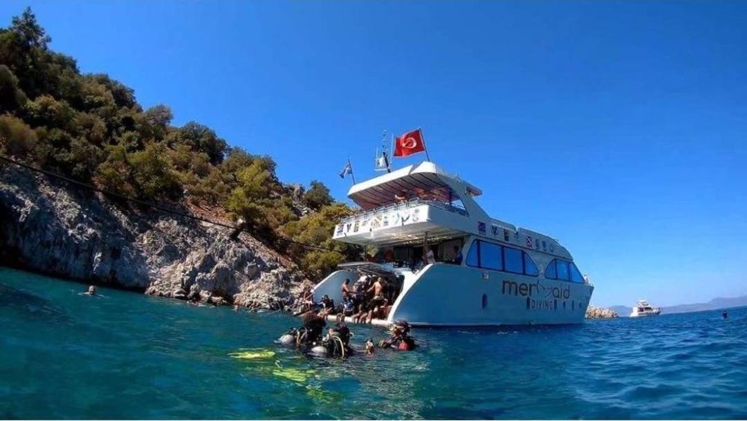 Fethiye&rsquo;de Batan Teknede 71 &Ouml;ğrenci Ve 6 M&uuml;rettebat Kurtarıldı