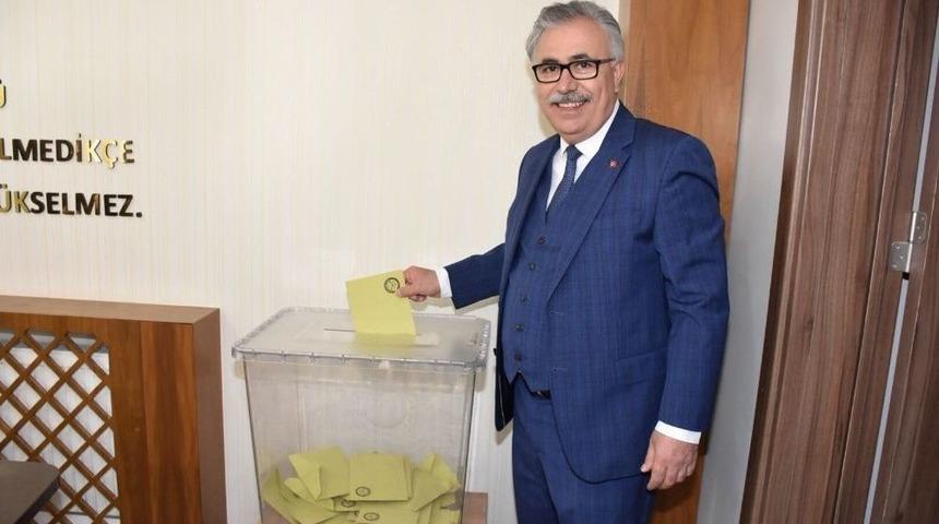 Aksaray Ticaret Borsası Başkanı &Ouml;zk&ouml;k G&uuml;ven Tazeledi