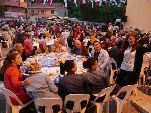 Büyükçekmece Ailesi, Türkoba Mahalle İftarında Buluştu