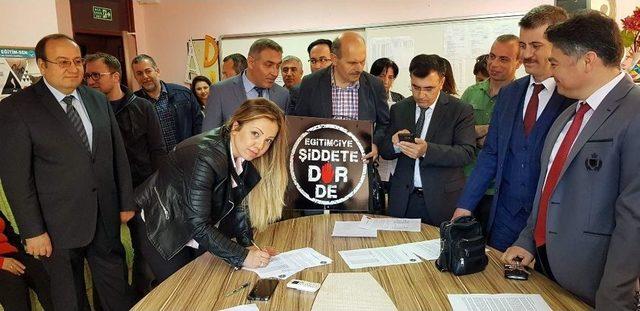 Nazillili Eğitimciler &lsquo;şiddete Hayır&rsquo; Dedi 1