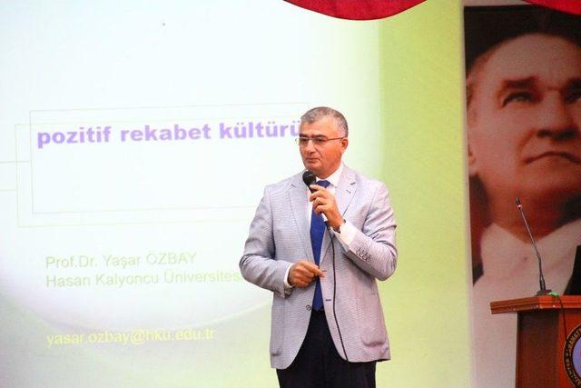 Üniversite Adaylarına Sınav Öncesinde Motivasyon Semineri