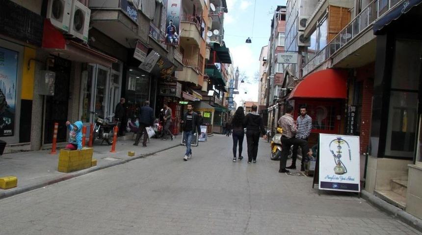 Isparta&rsquo;da 1 G&uuml;nl&uuml;ğ&uuml;ne Kapanacağı A&ccedil;ıklanan İşletmeler Rutin Hizmete Devam Etti