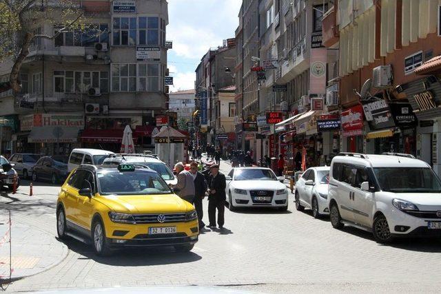 Isparta’da 1 Günlüğüne Kapanacağı Açıklanan İşletmeler Rutin Hizmete Devam Etti