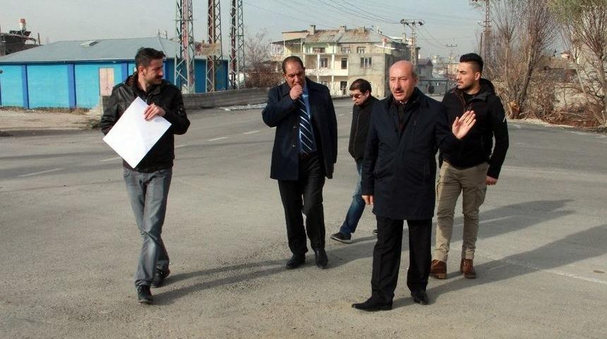 Trafik Ve Yaya Akışını Engelleyen Direkler Kaldırılıyor