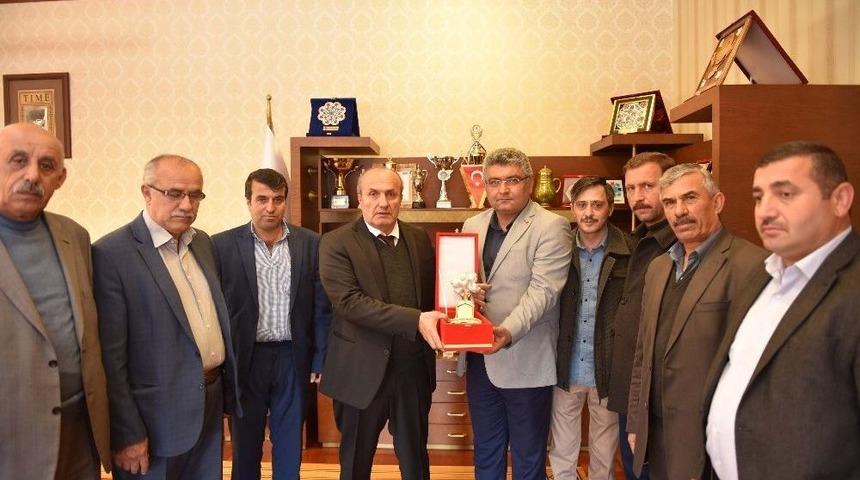 Muhtarlar Derneği&rsquo;nden Başkan Arslan&rsquo;a Ziyaret
