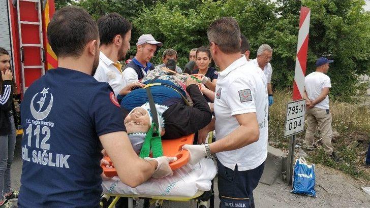 Hasta Olan Karısını Ve Kayınpederini Hastaneye Götürürken Kazada Hayatını Kaybetti G1