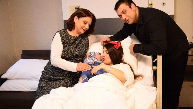 İlk Çocuk Sevinci Izdıraba Döndü, Aile Hastaneyi İhmalle Suçladı