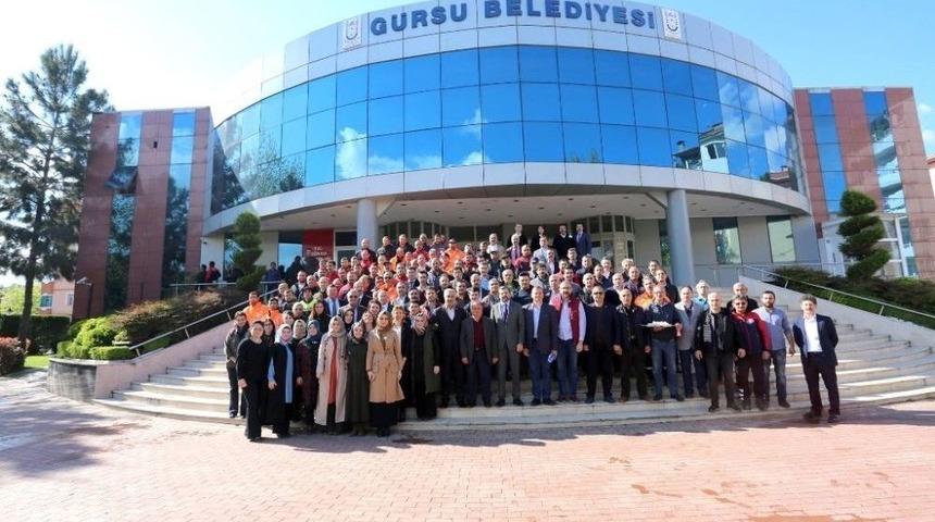 G&uuml;rsu Belediyesi&rsquo;nde Taşeronların Kadro Sevinci