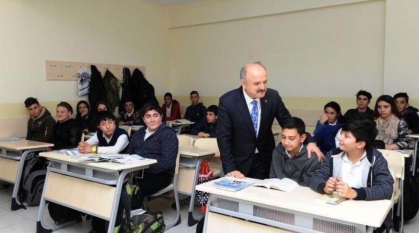 Vali Çakacak Şehit İlker Karter Mesleki Ve Teknik Anadolu Lisesi’ni Ziyaret Etti