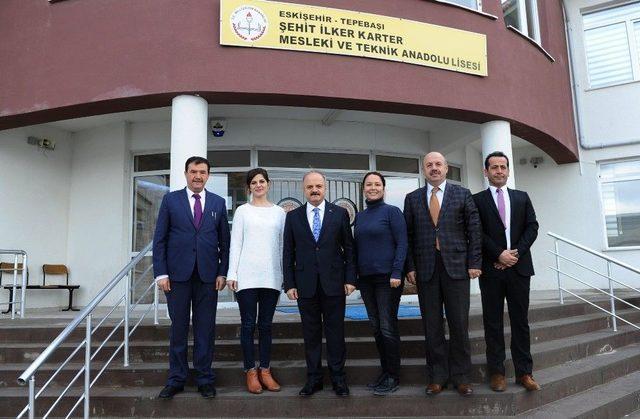 Vali Çakacak Şehit İlker Karter Mesleki Ve Teknik Anadolu Lisesi’ni Ziyaret Etti