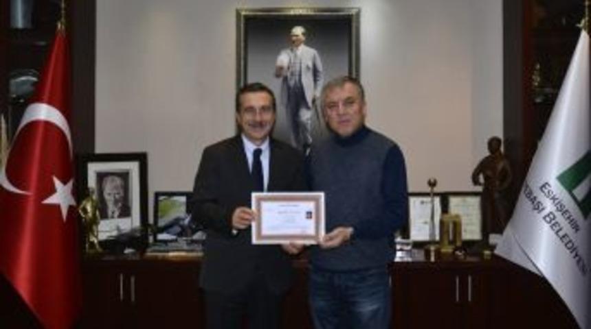Fen İşleri Müdürü Özen’e Başarı Belgesi