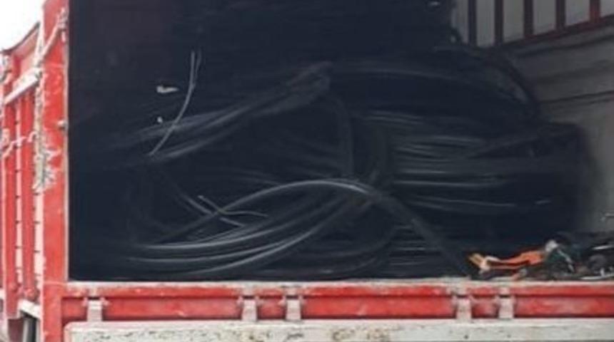 Mersin&rsquo;de Kablo Hırsızları Su&ccedil;&uuml;st&uuml; Yakalandı