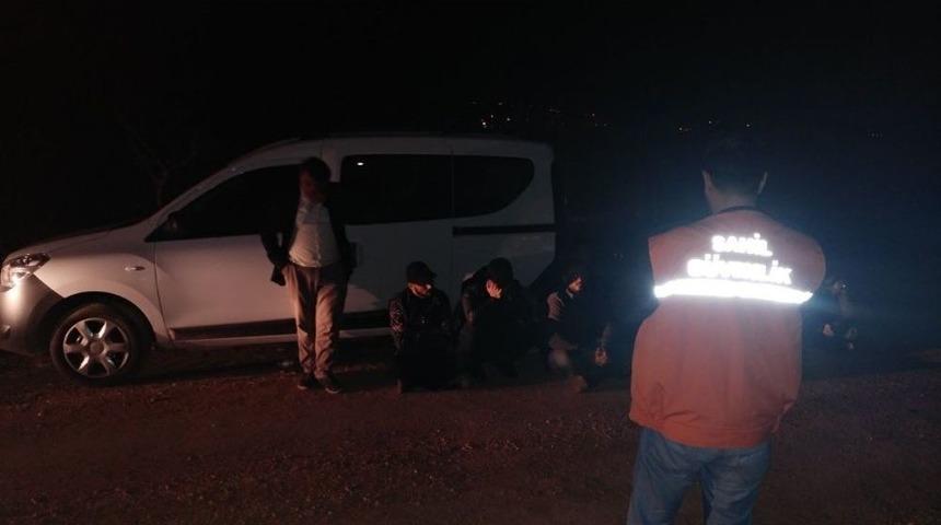 S&uuml;rat Teknesinde 11 D&uuml;zensiz G&ouml;&ccedil;men Yakalandı