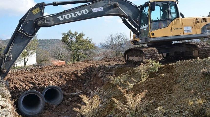Yunusemre Belediyesi&rsquo;nden Pınark&ouml;y Mahallesinde Yol &Ccedil;alışması