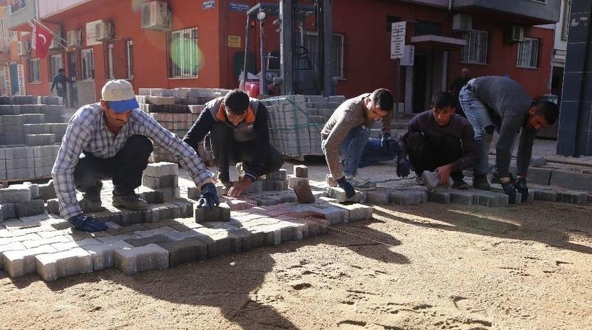 Efeler&rsquo;de Yollar Yenileniyor