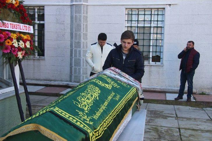 Ayşe Öztürk Son Yolculuğuna Uğurlandı G1