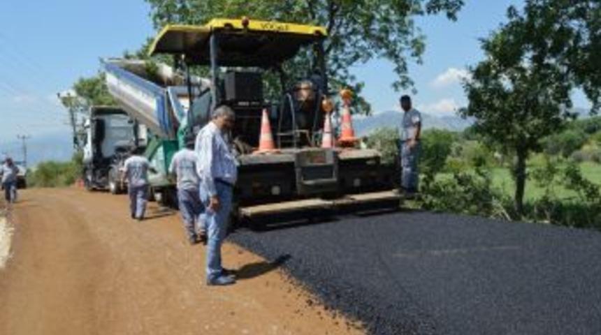 D&ouml;şemealtı-ekşili Yoluna Sıcak Asfalt