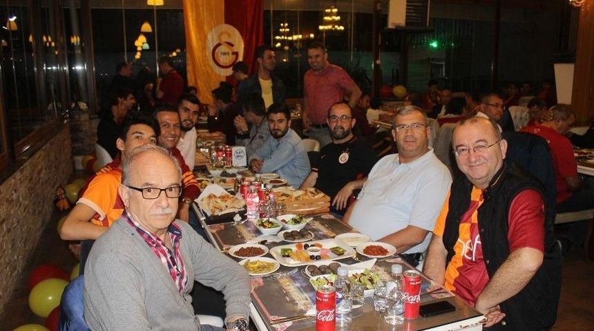 Galatasaraylılar İftarda Bir Araya Geldiler