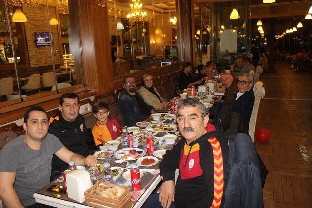 Galatasaraylılar İftarda Bir Araya Geldiler