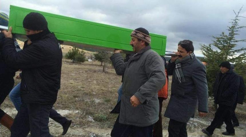 Eskişehir&rsquo;deki Trafik Kazasında Hayatını Kaybedenler Toprağa Verildi