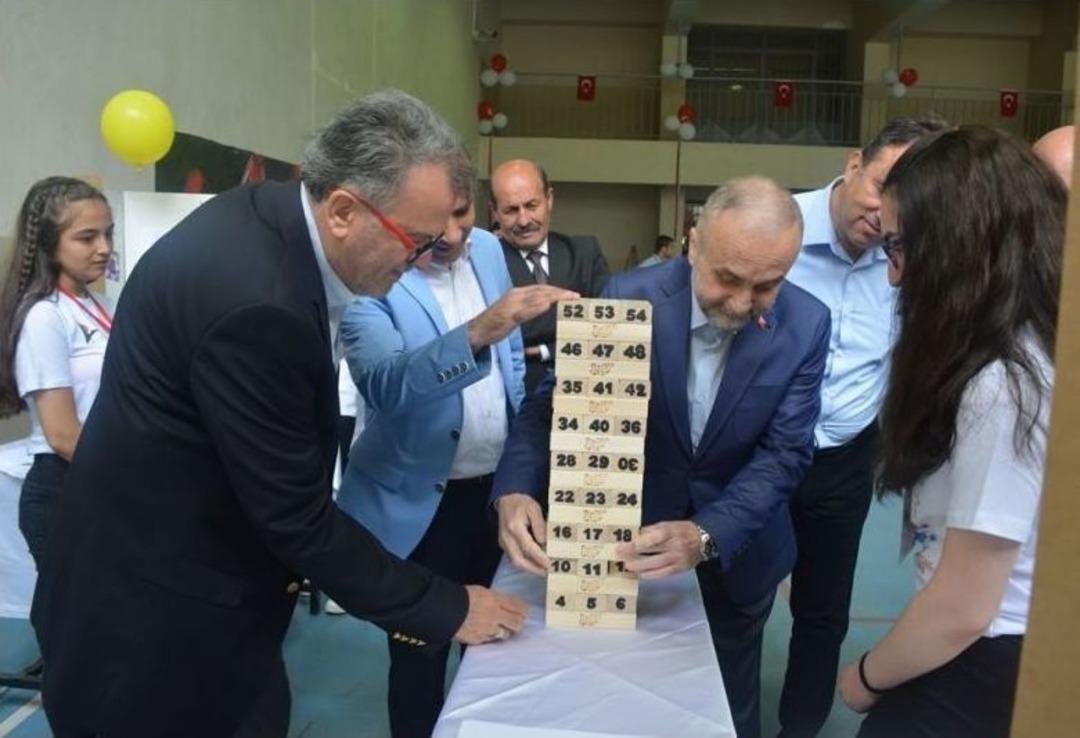 Osmaneli&rsquo;de T&uuml;bitak 4006 Bilim Fuarı Projeleri Sergisi