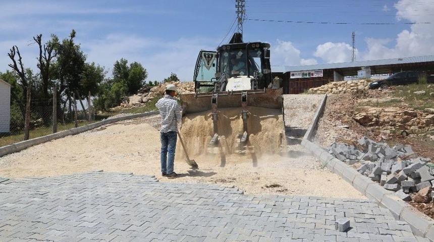 Erdemli &Ccedil;amlı Mahallesi&rsquo;nin Yolları Parke Taşı İle D&ouml;şeniyor