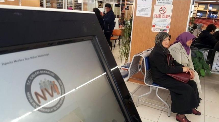 Isparta N&uuml;fus M&uuml;d&uuml;rl&uuml;ğ&uuml;nde Pasaport Ve Ehliyet Yoğunluğu