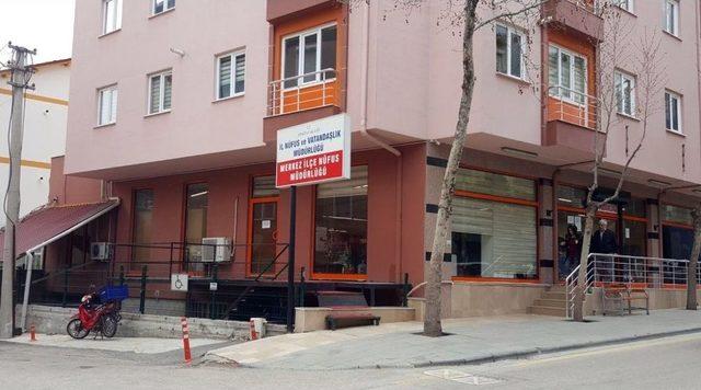 Isparta Nüfus Müdürlüğünde Pasaport Ve Ehliyet Yoğunluğu